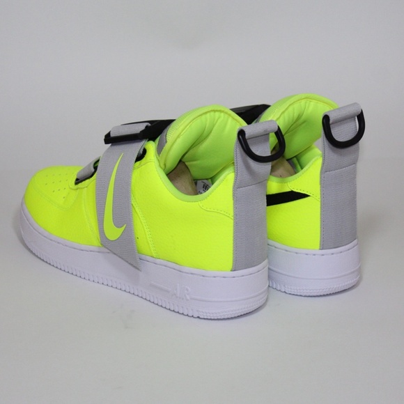 Nike Air Force 1 Utility Low Top Shoe - Picture 3 of 7